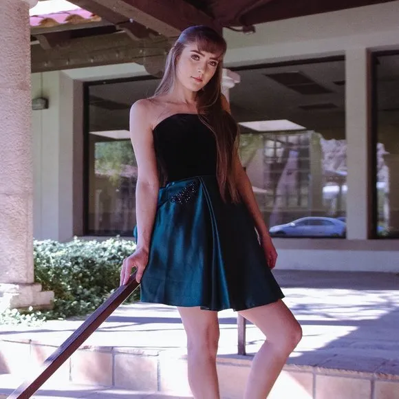 Black and Emerald Green Short Cocktail Homecoming Formal Dress