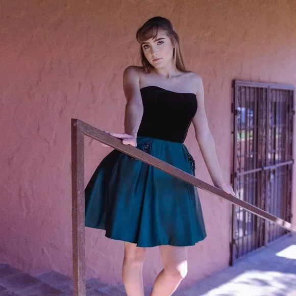 Black and Emerald Green Short Cocktail Homecoming Formal Dress