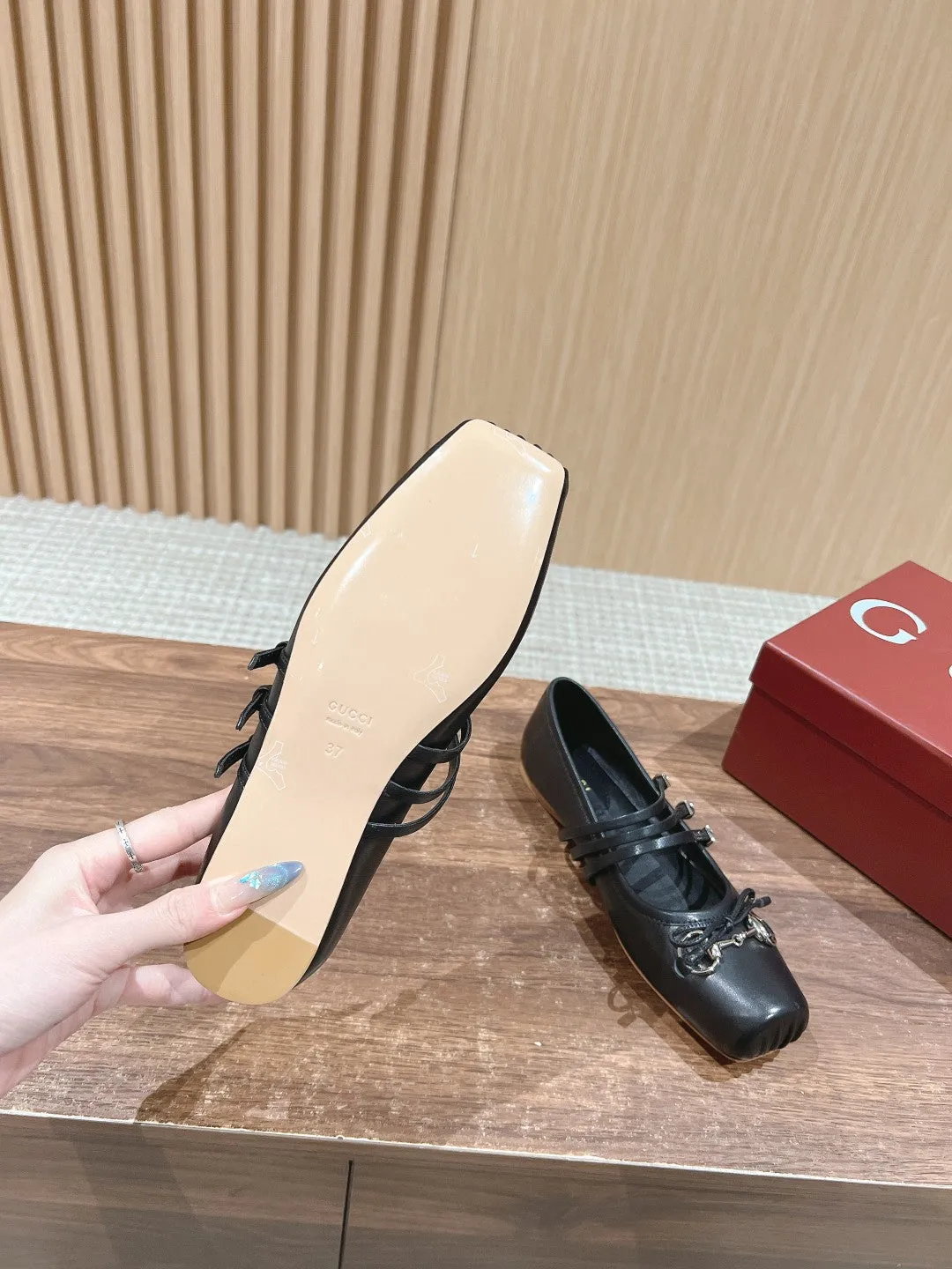 GC Cowhide fabric Early Spring Resort Series Horsebit Ballet Flats