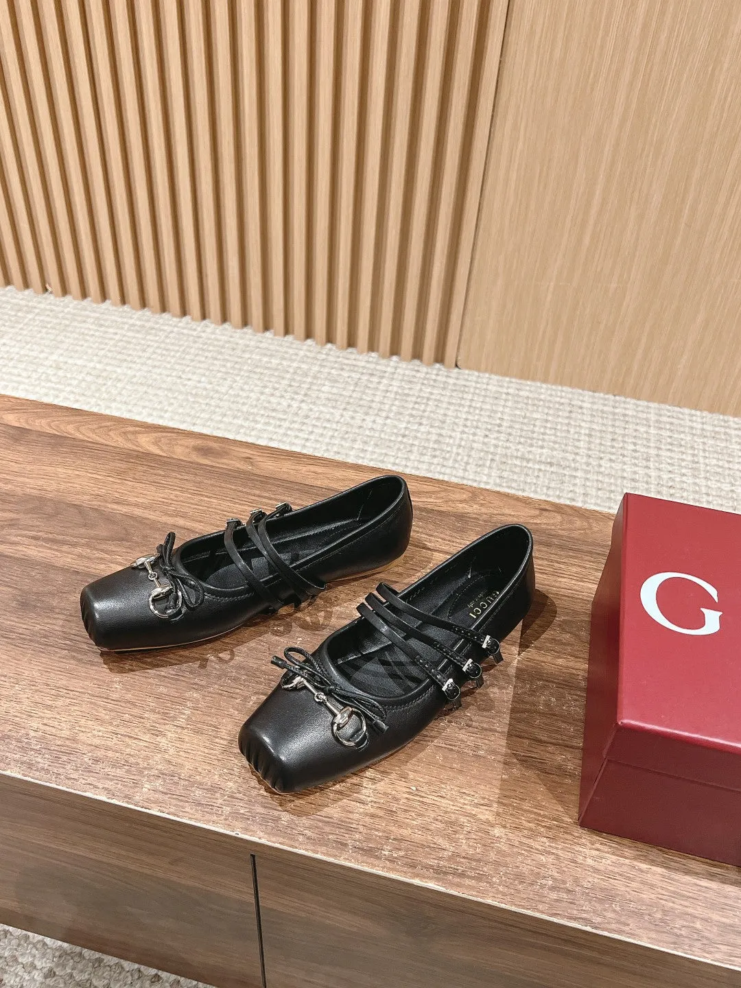 GC Cowhide fabric Early Spring Resort Series Horsebit Ballet Flats