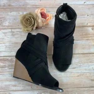 Journee Collection Sabeena Women's Wedge Ankle Boots