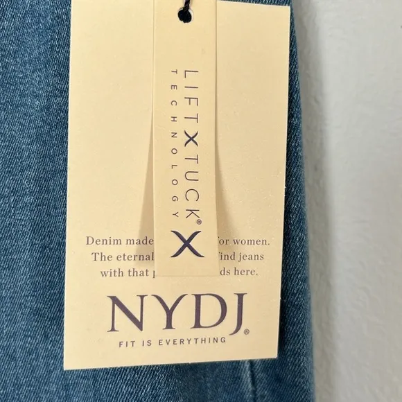 NWT NYDJ Bailey Relaxed Str Nottinghill Jeans
