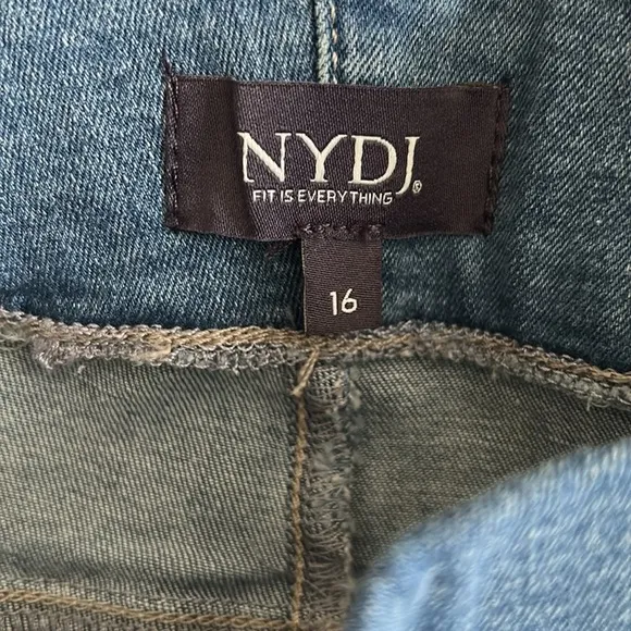 NWT NYDJ Bailey Relaxed Str Nottinghill Jeans