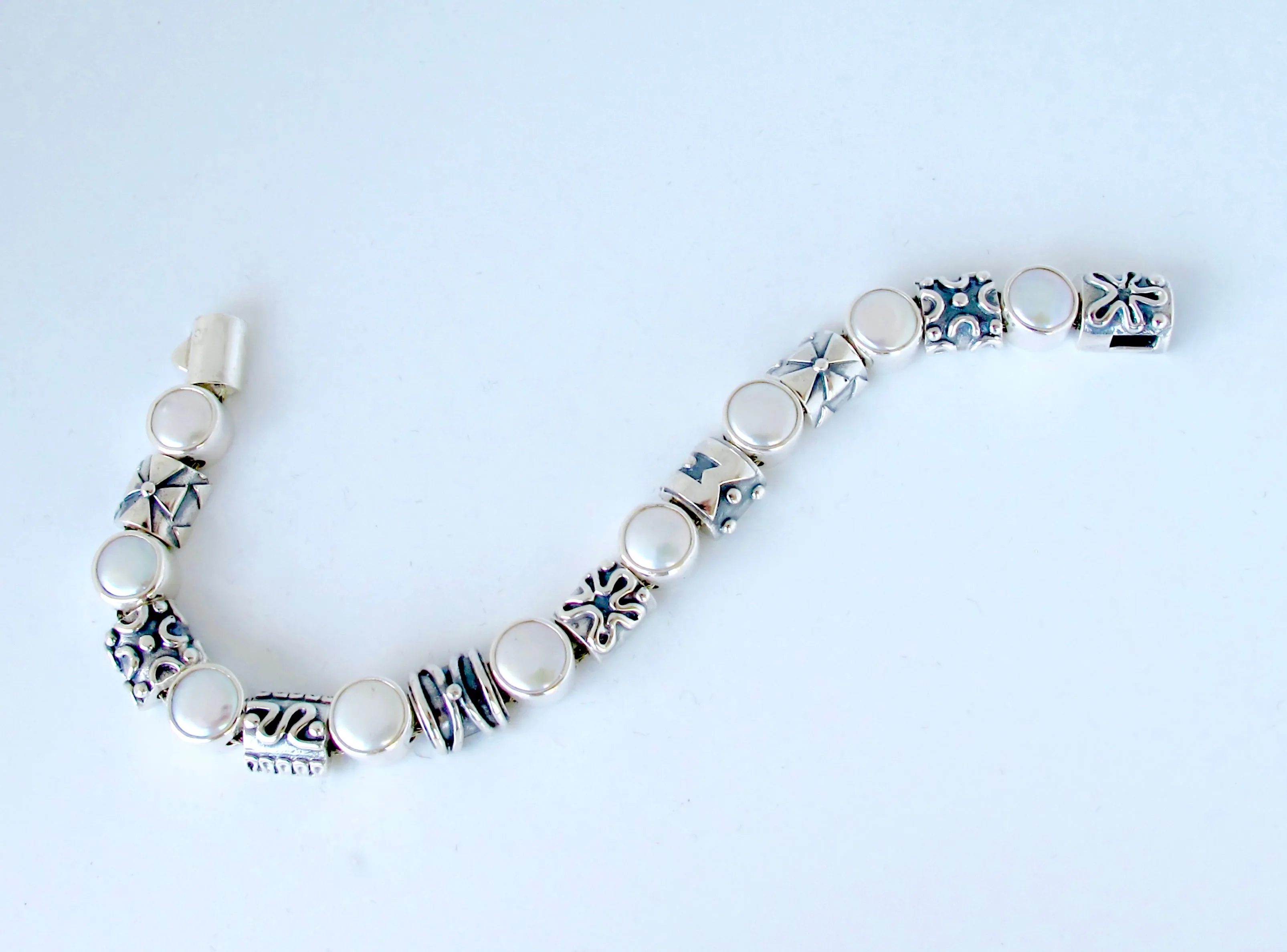 Petites Fours Pearl Bracelet