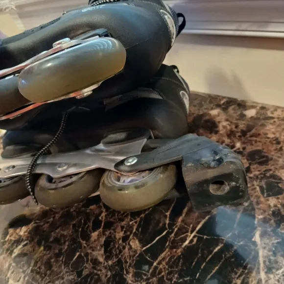 Ultra Wheels In Line Skates Axis Light 16 M Size 7 Men/8.5 Women