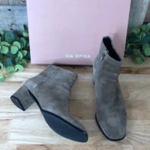 Via Spiga  Vail Clay Coco Sport Suede 7 M US M