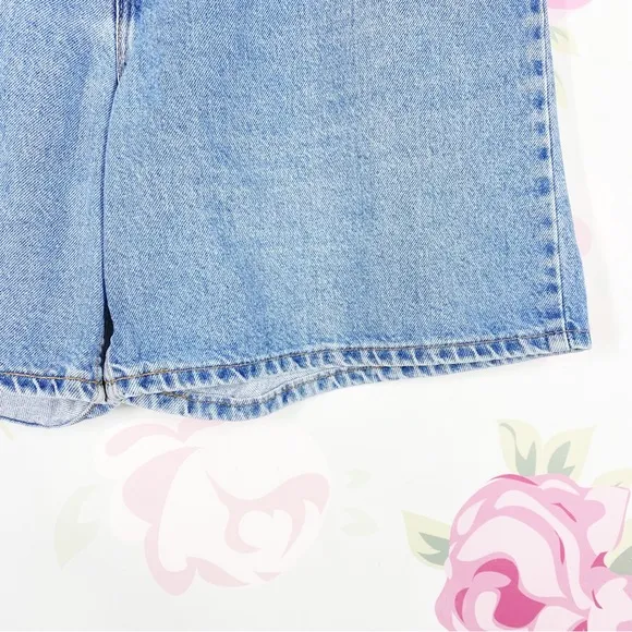 Vintage Levi’s Orange Tab Medium Wash Mom Denim Jean Shorts 18
