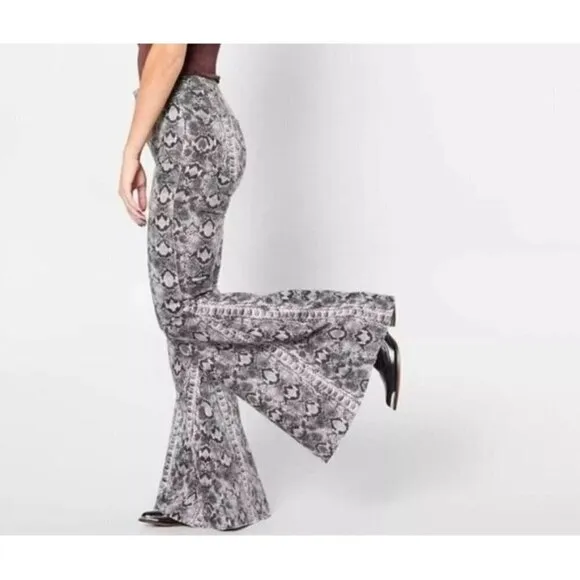 Women's Free People Snake Just Float On High-Rise Flare Jeans Size 28