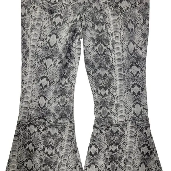 Women's Free People Snake Just Float On High-Rise Flare Jeans Size 28